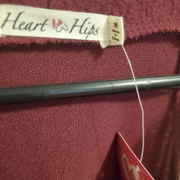 New with tags size Medium sweater! - Picture 3 of 3